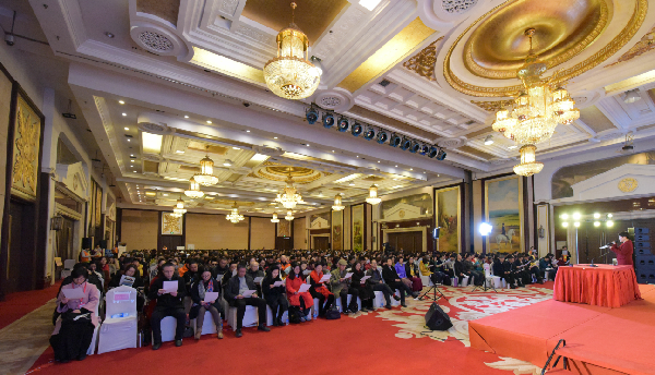 尋根問祖：以東方文化智慧解惑時代、啟迪生命