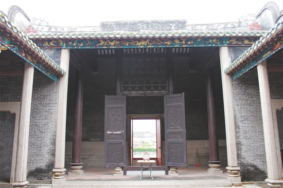 文樓吳氏宗祠是當?shù)貐鞘霞易宓母?，佇立鄉(xiāng)間，守護著一方凈土，寓意吉祥，庇佑后人。