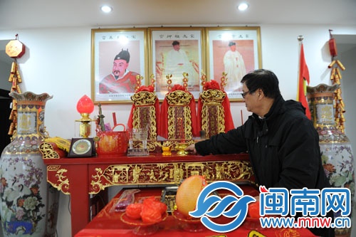 如今趙氏祠堂只能暫時安置在小區(qū)套房內(nèi)