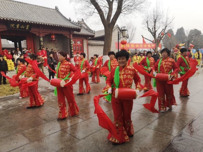 中國百家姓圖騰展落戶濟(jì)南郭店虞山公園