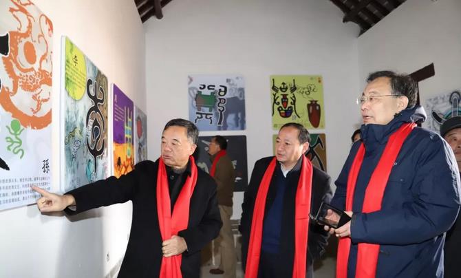 中國百家姓圖騰展落戶濟(jì)南郭店虞山公園